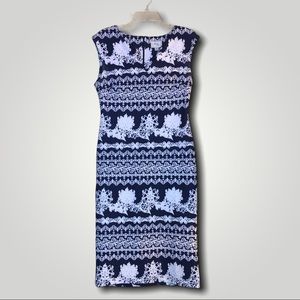 BEIGE by eci sleeveless sheath dress blu & white M